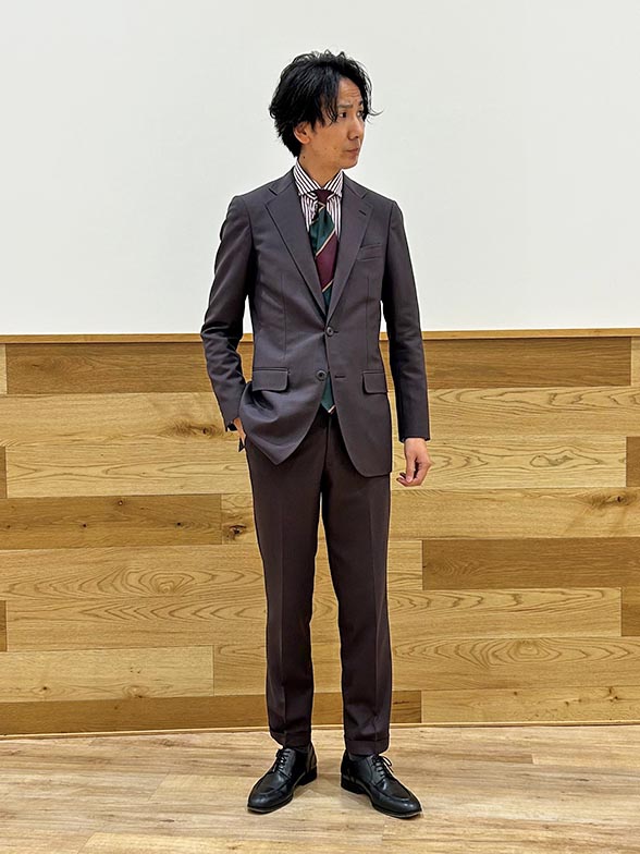 上品なブラウンカラー