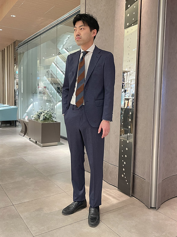 定番の青×茶”アズーロ エ マローネ”