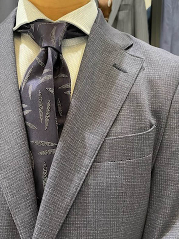 伸縮性のある素材で軽快