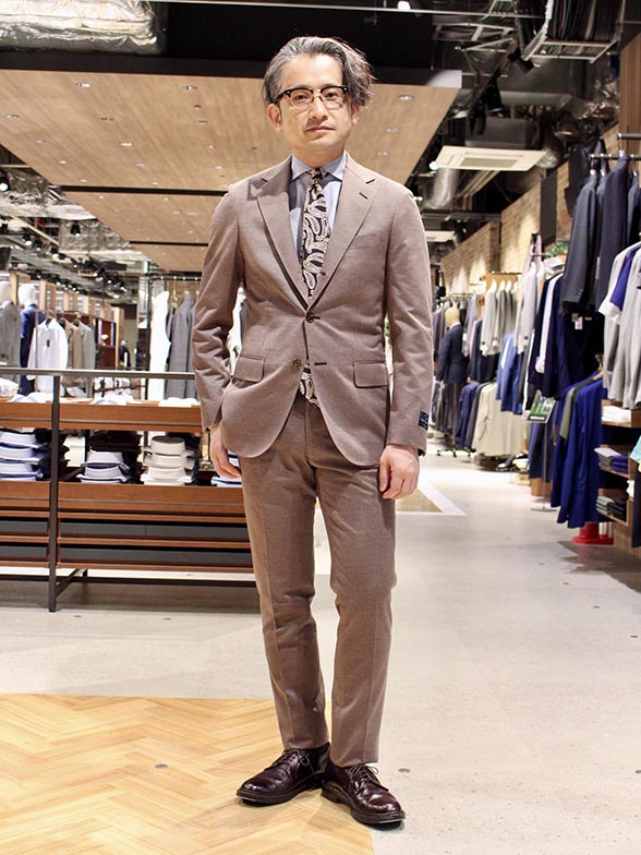 ジャージ素材でも格好良く。