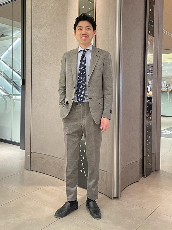 軽くて伸びるハイライトジャージースーツ