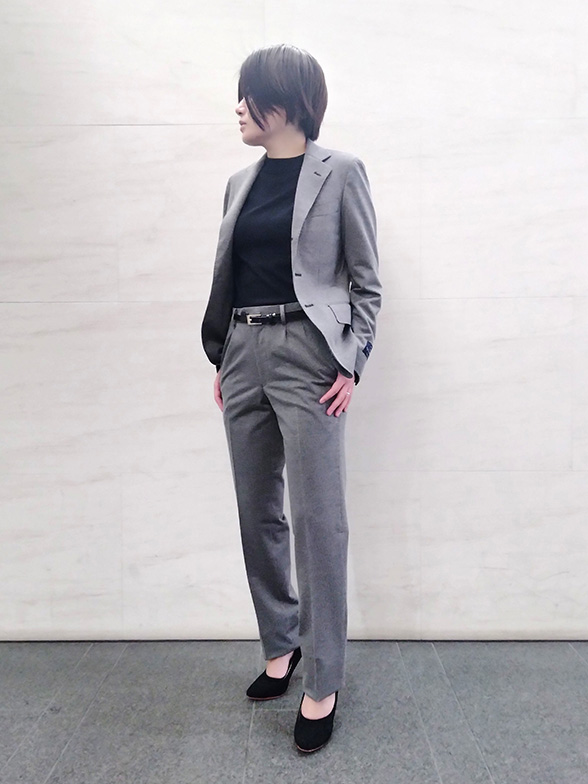 グレー×ブラック