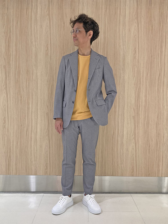 春らしい色合いで春の装い