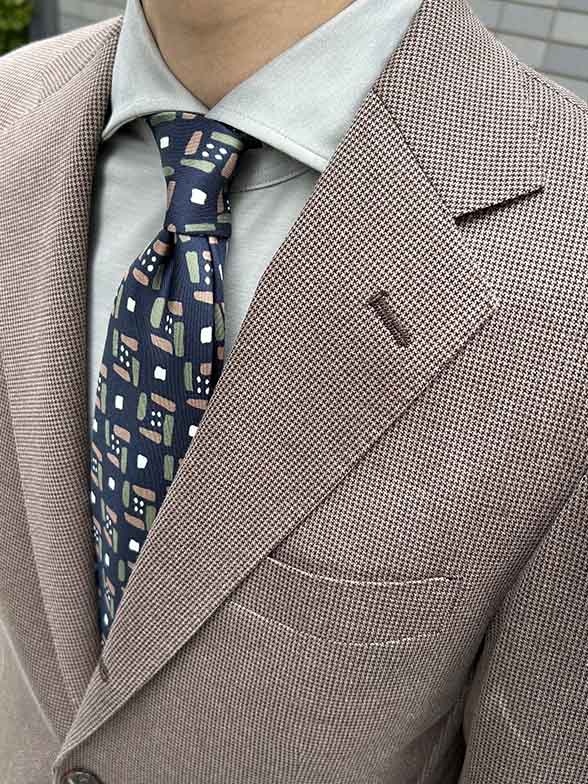 遊びすぎない大人なコーデ