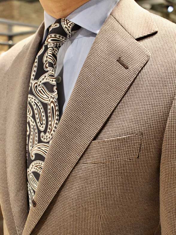 ジャージ素材でも格好良く。