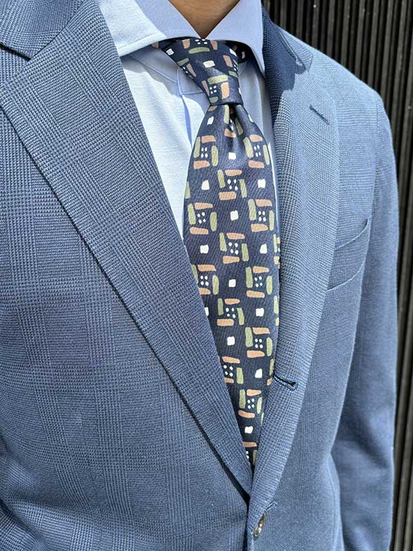 穏やかな印象のブルーコーデ