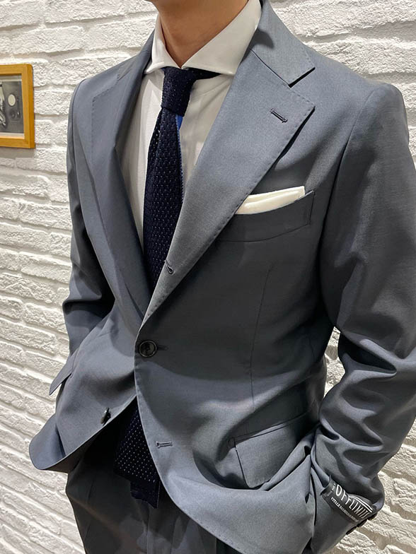 CANONICO社の機能素材を使用したセットアップ