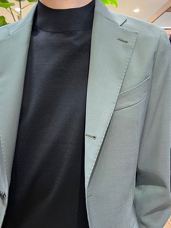 グレイッシュなグリーン