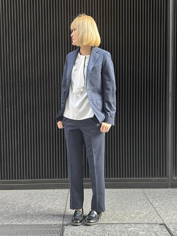 ボウタイ付き 華やかカットソー