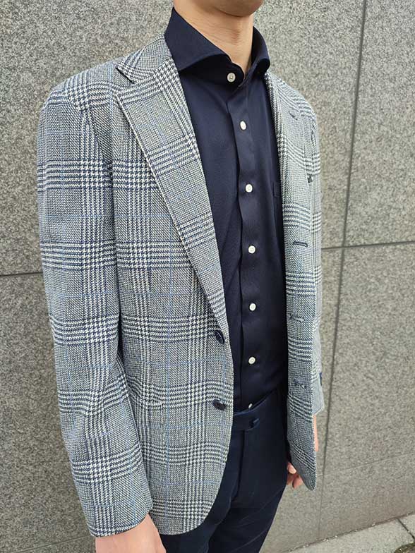 軽快なジャケパンスタイル