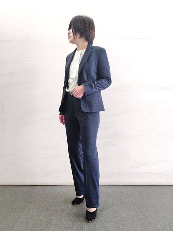 グリーンのカットソーで新鮮な印象