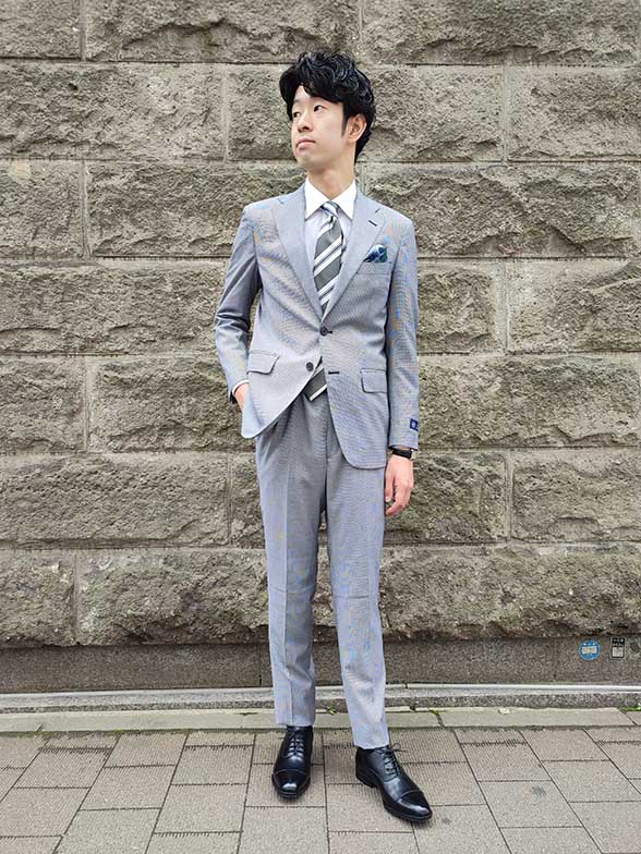 爽やかなグレーの千鳥格子