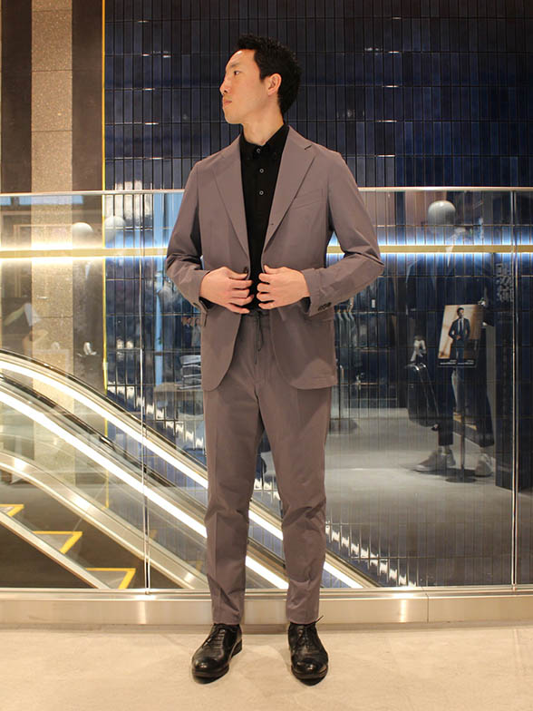 とにかく軽くて伸びるハイパーストレッチ