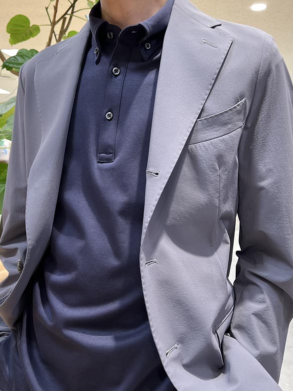 これからの季節にピッタリなナイロンセットアップ