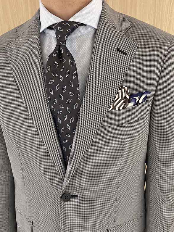 明るいグレーで爽やかさを演出