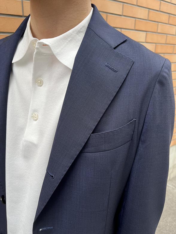 シャツ生地仕立ての柔らかな風合