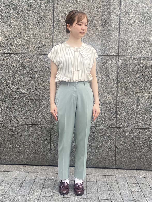 夏らしく爽やかなグリーン