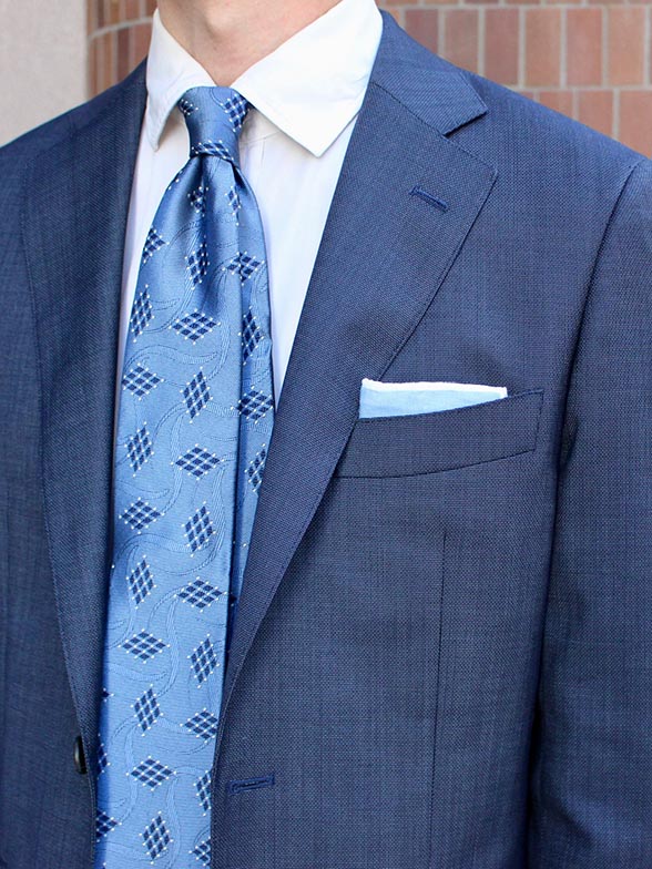 幅広い年齢に合うベーシックなコーデ