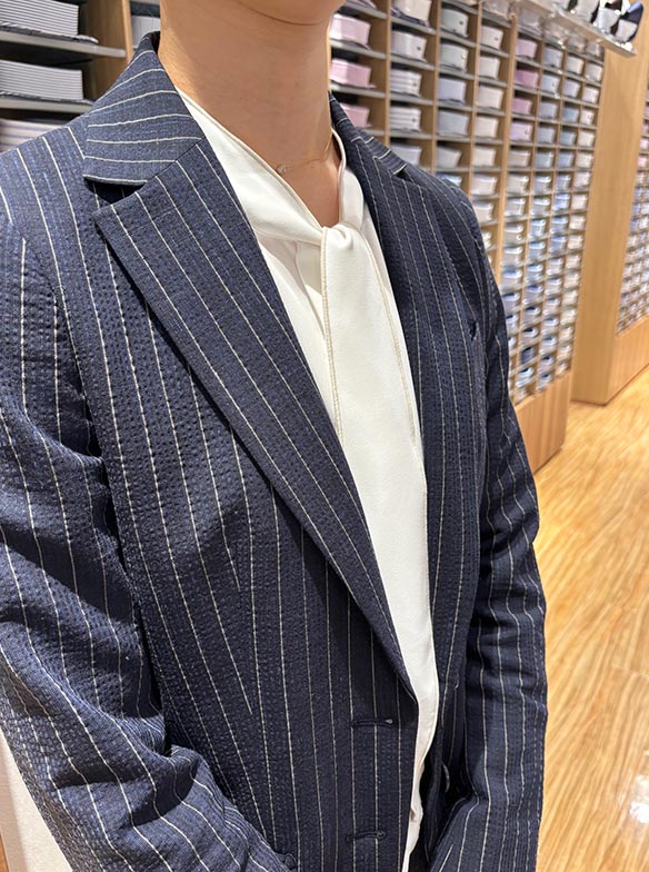 爽やかなネイビーストライプ