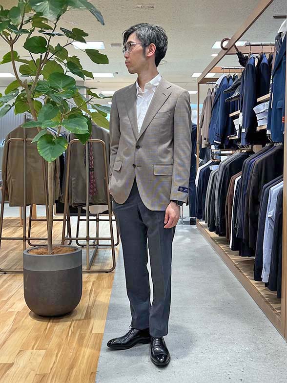 夏に嬉しい軽量ウォッシャブル機能ツーパンツスーツ