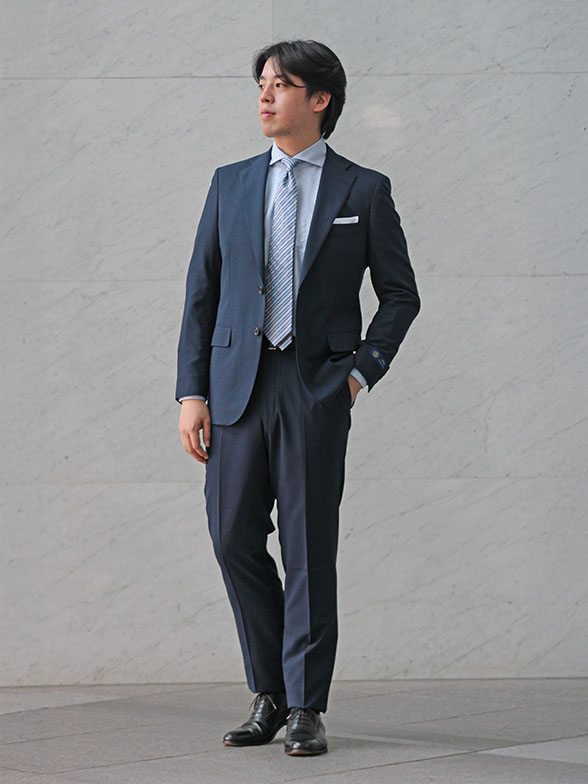 清潔感が際立つウォッシャブルスーツ