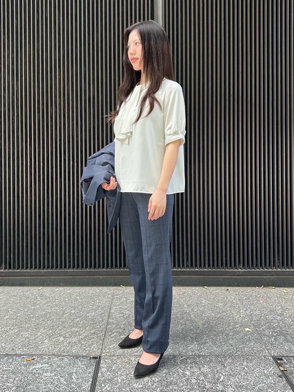 ナチュラルで落ち着いた印象のコーデ