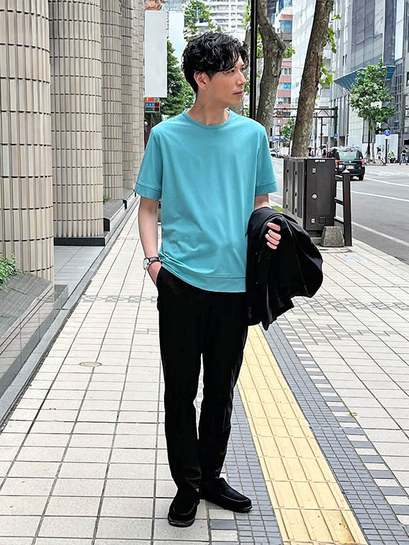 爽やかなアクアブルー