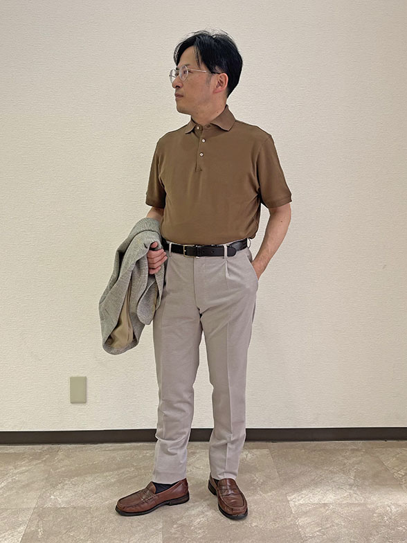 ブラウンを基調としたワントーンコーデ