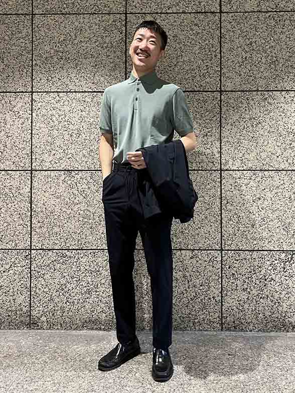 涼しげな印象のセットアップ