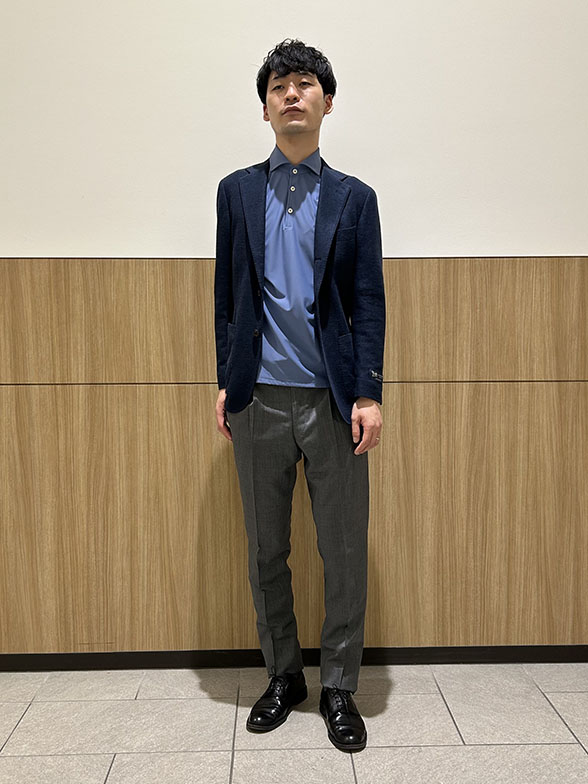 なめらかな肌触りと抜群の伸縮性