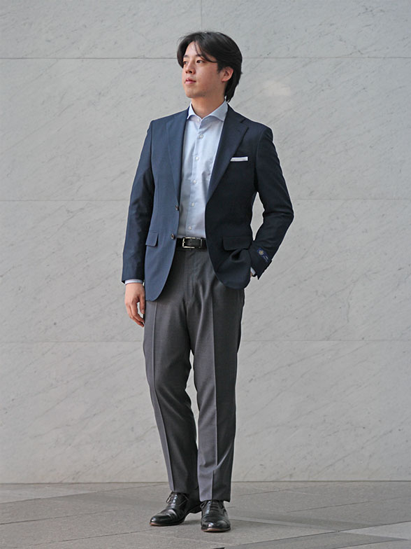 清潔感が際立つウォッシャブルスーツ