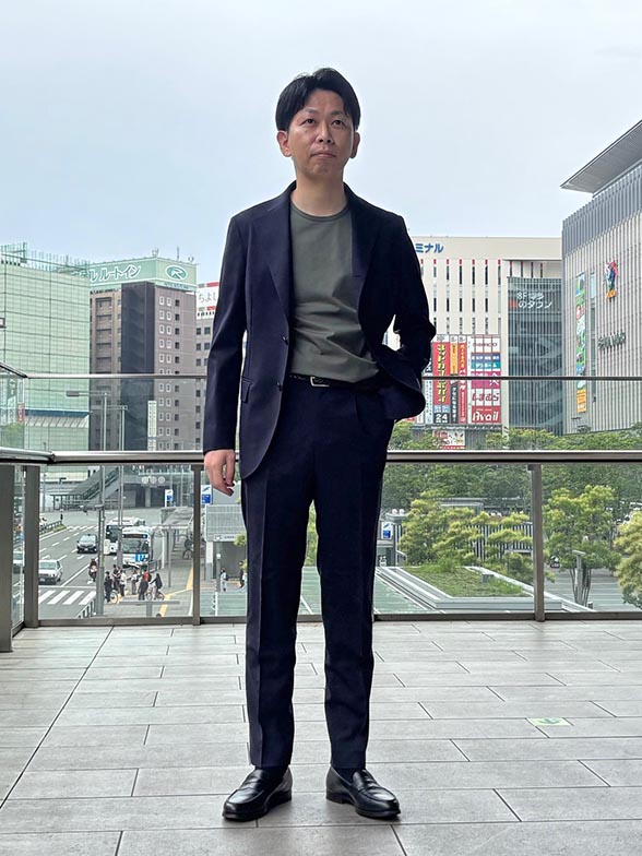 スモーキーなグリーン