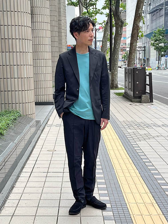 爽やかなアクアブルー