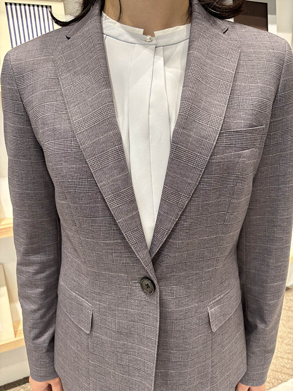 夏らしいライトグレー