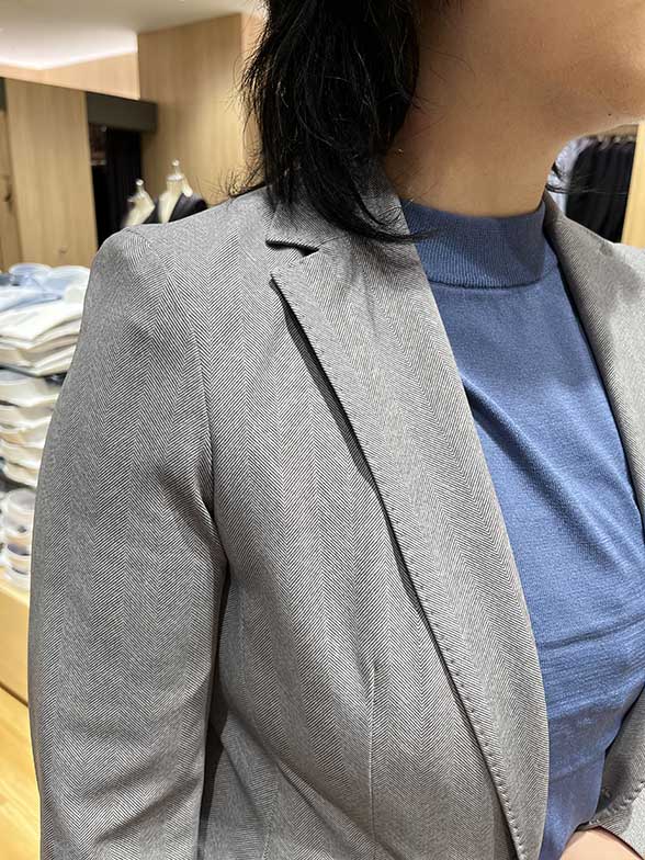 爽やかなブルーインナー