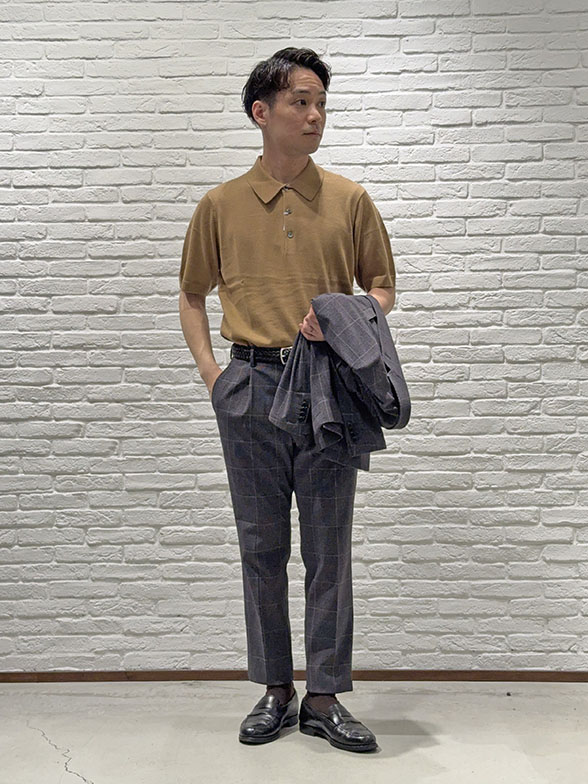 夏から着まわせるニットポロ