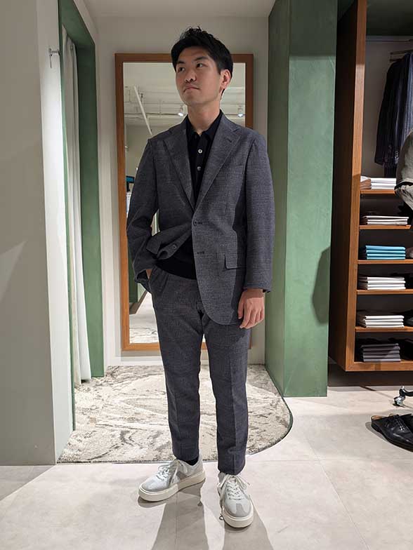 上品な光沢が柔らかなニットポロ