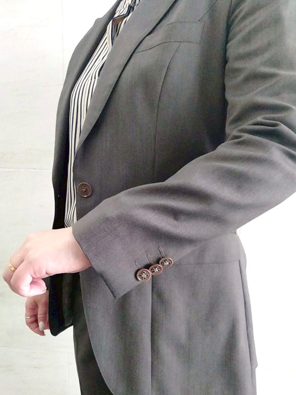 深みのあるブラウンカラー