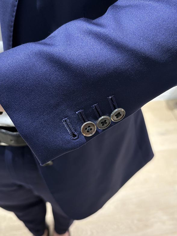 伊カノニコ社のオールシーズン対応生地