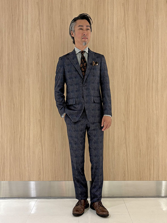 秋を意識した大人のチェック柄