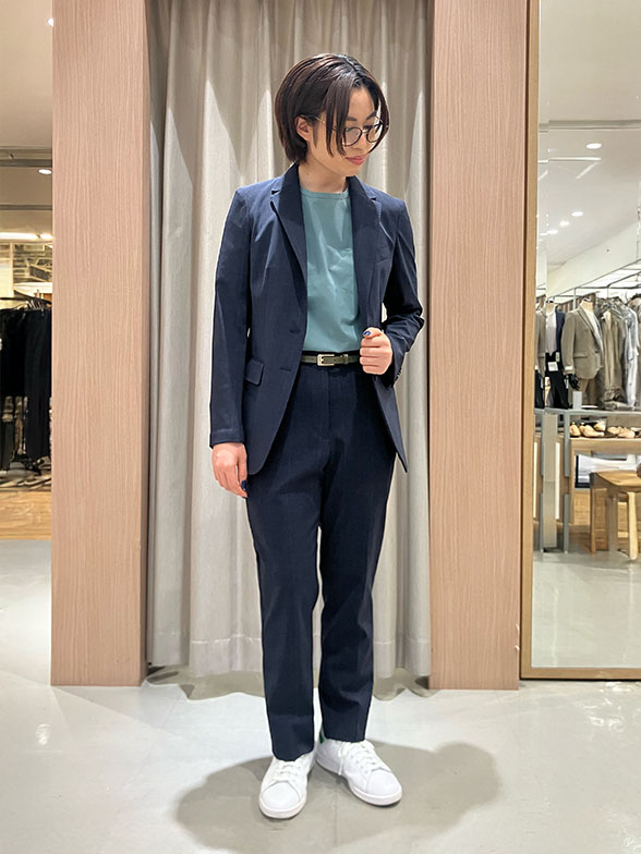 Tシャツ×スニーカー