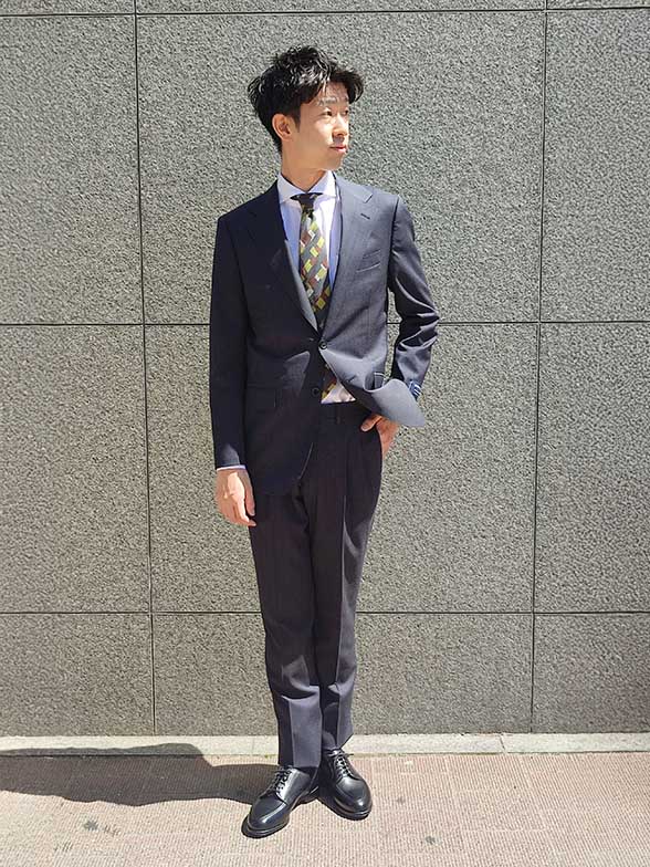 新作ストライプスーツ