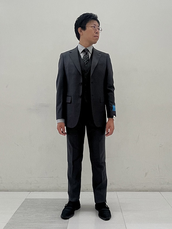 グレーカラーで大人の雰囲気を演出