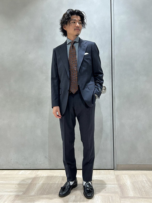 余裕を纏う秋の新型スーツ