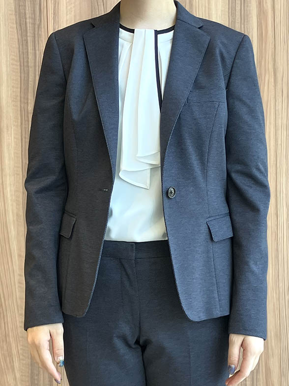 すっきりとしたシルエットでスタイリッシュに