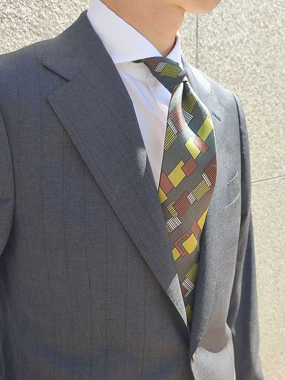 新作ストライプスーツ