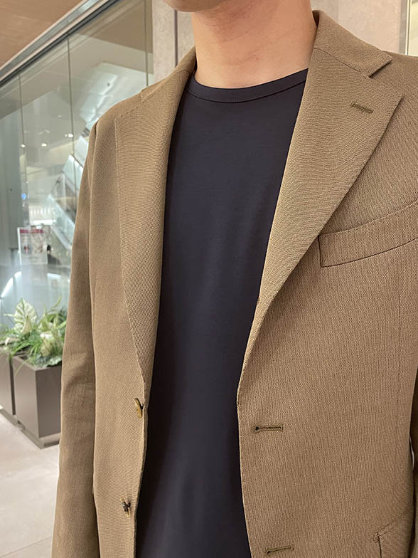 優しい風合いのベージュカラー