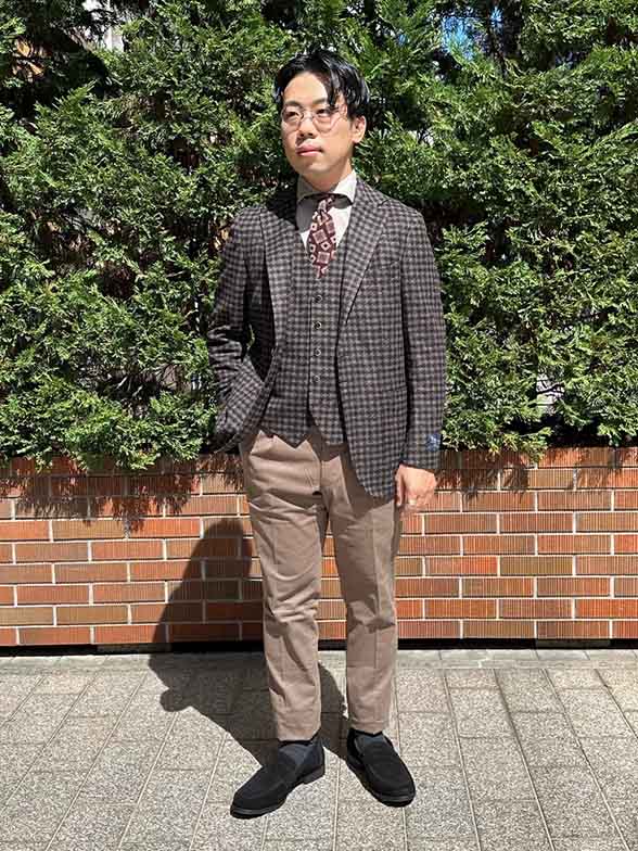 奥行きあるクラシックコーデ