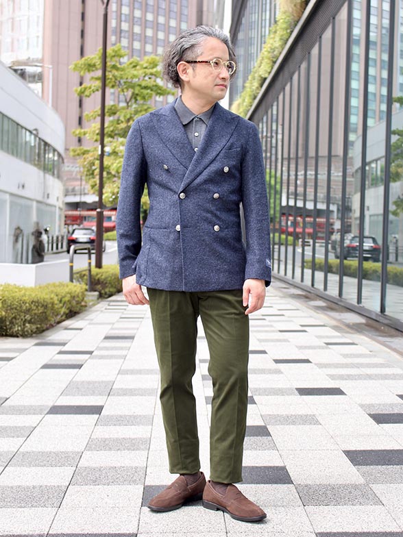 どんなパンツにも合う万能ジャケット