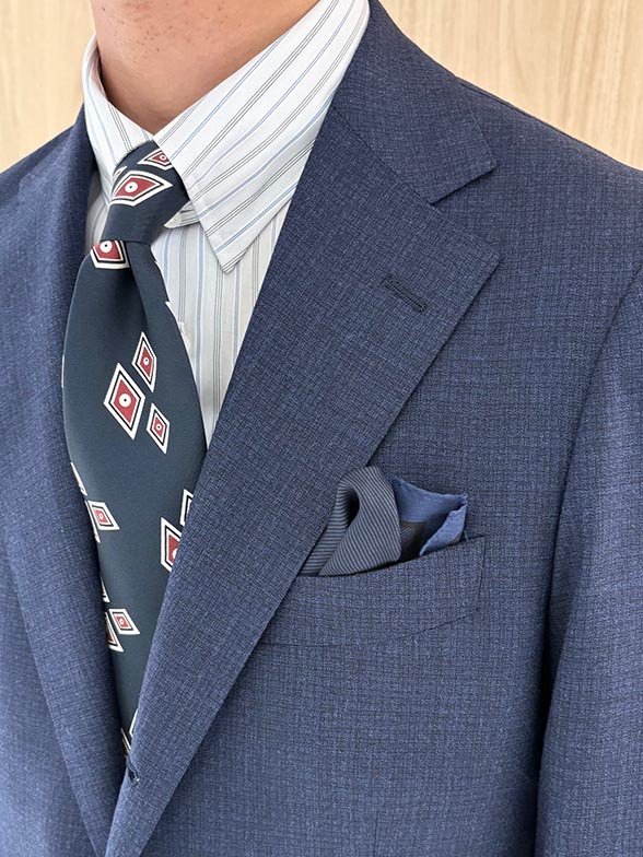 サイズ感で差をつけるクラシックコーデ